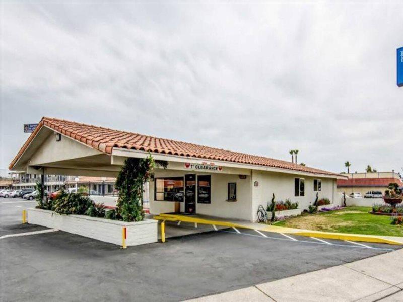Motel 6 Manteca Esterno foto
