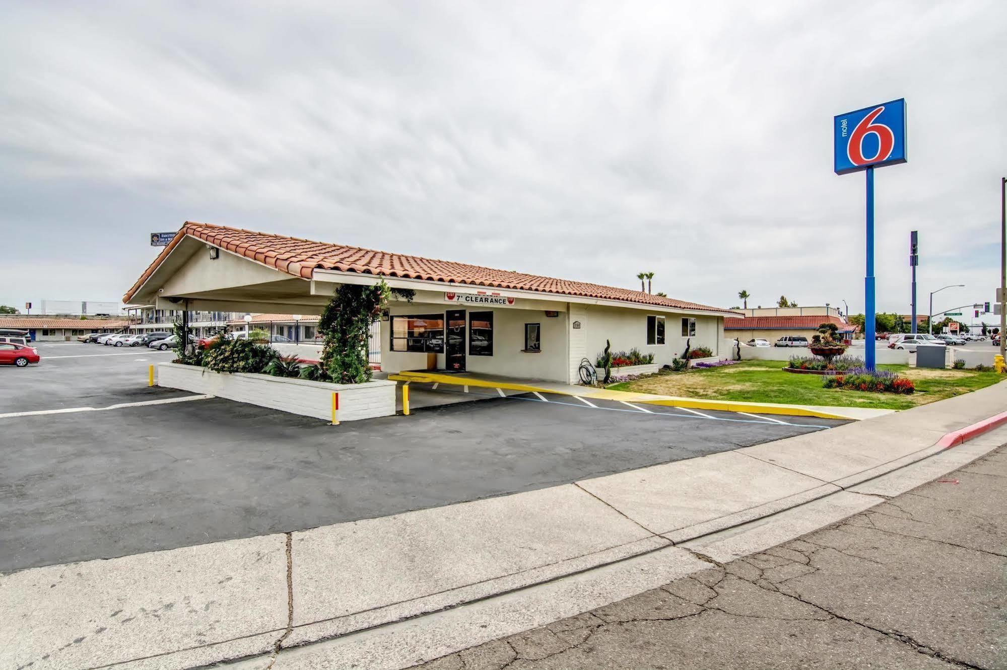 Motel 6 Manteca Esterno foto