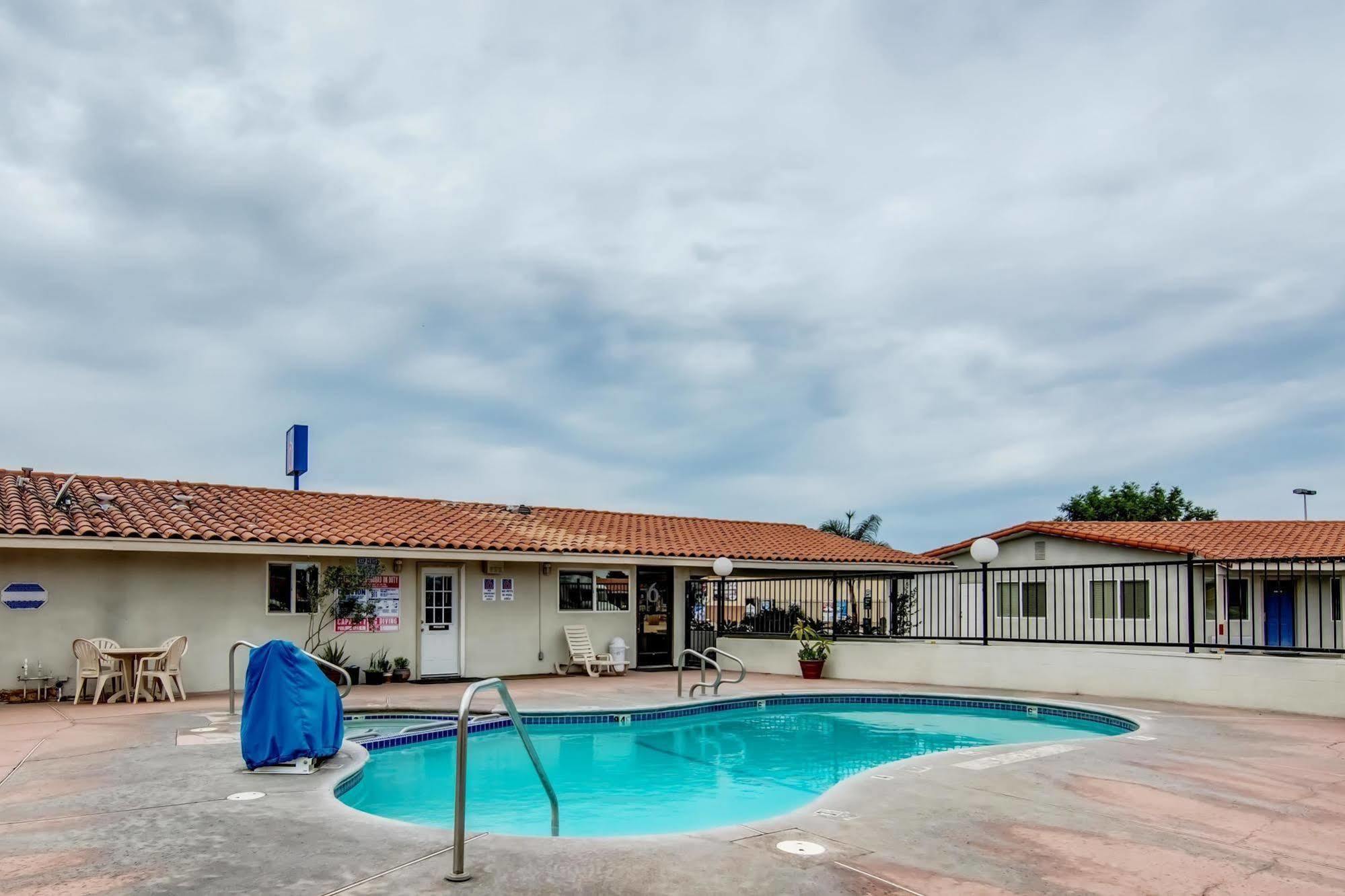 Motel 6 Manteca Esterno foto