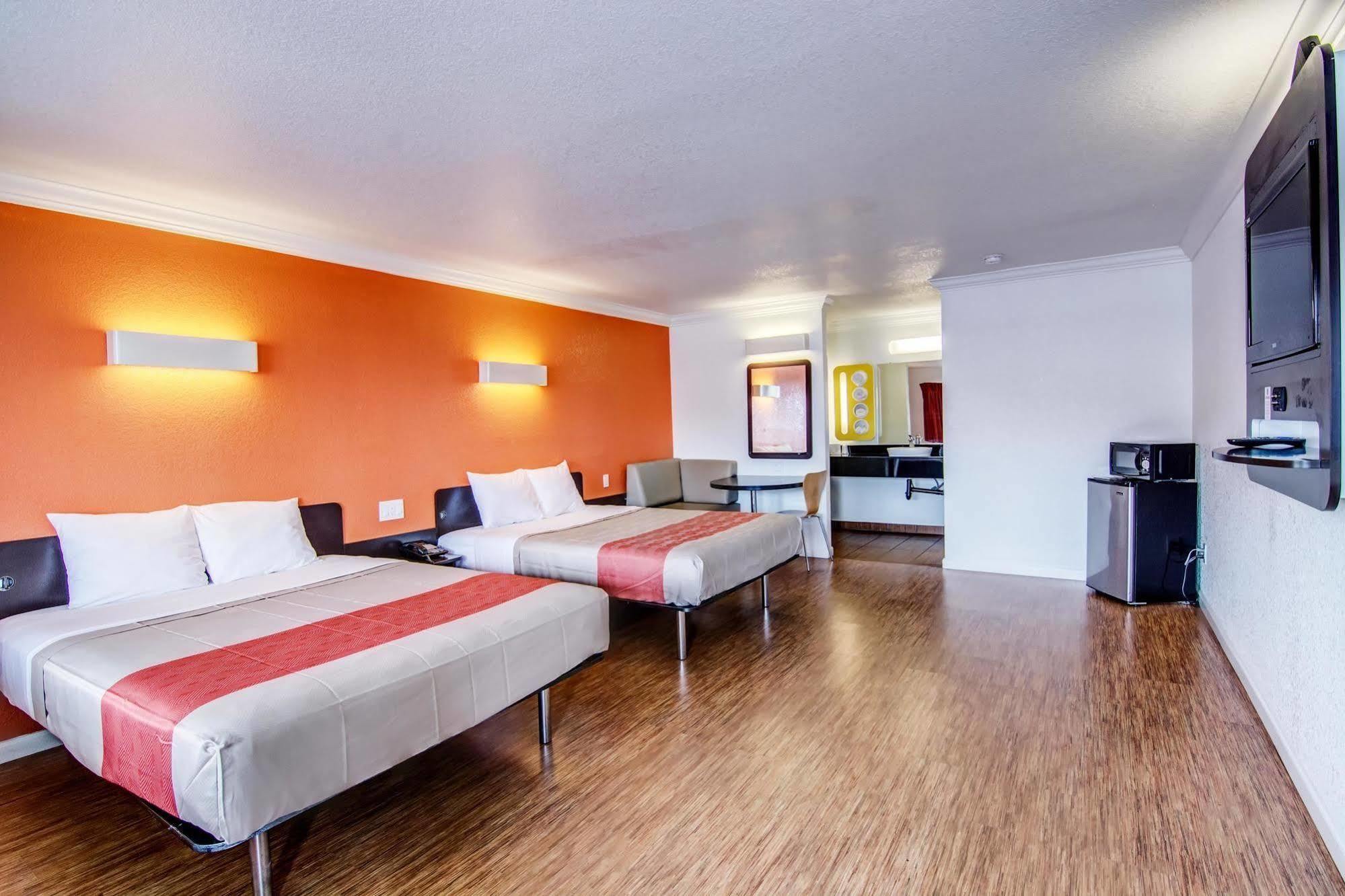 Motel 6 Manteca Esterno foto