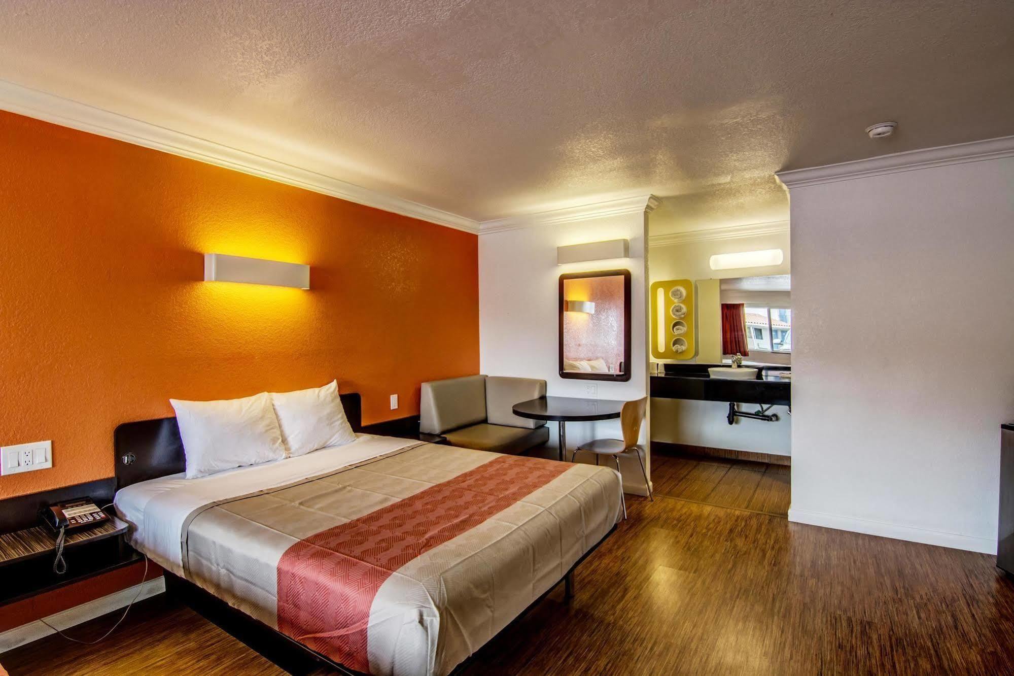 Motel 6 Manteca Esterno foto