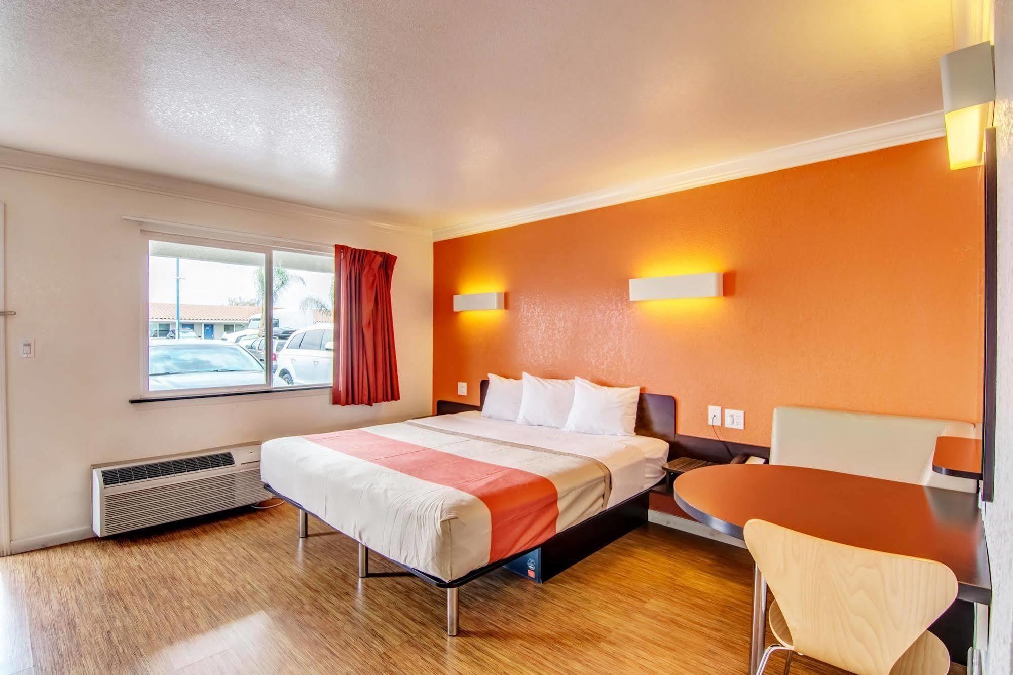 Motel 6 Manteca Esterno foto