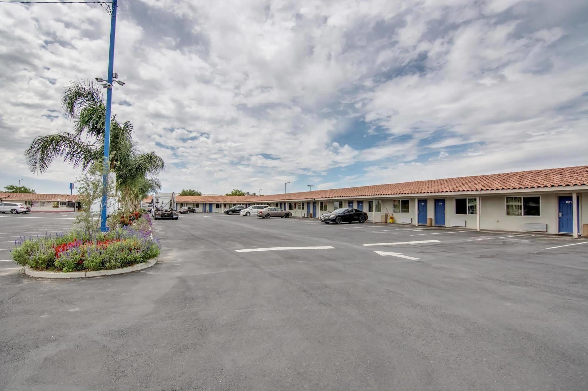 Motel 6 Manteca Esterno foto
